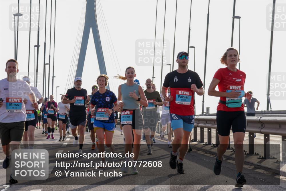 03.10.2026 - Köhlbrandbrückenlauf Yannick Fuchs http://msf.ph/oto/10772608 03.10.2026 09:29:15 Position 1 1616, 1379, 2072, 3100, 1901 meine-sportfotos.de