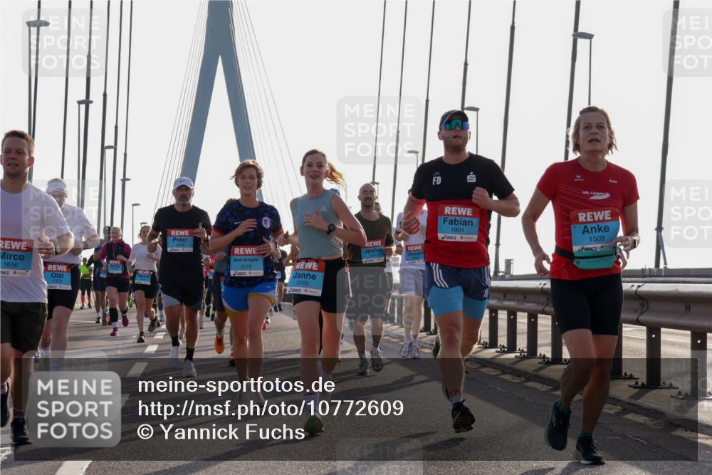 03.10.2026 - Köhlbrandbrückenlauf Yannick Fuchs http://msf.ph/oto/10772609 03.10.2026 09:29:15 Position 1 1616, 1379, 2559, 2072, 3100, 1901, 1509 meine-sportfotos.de