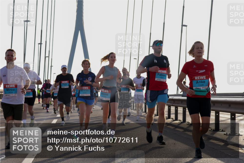 03.10.2026 - Köhlbrandbrückenlauf Yannick Fuchs http://msf.ph/oto/10772611 03.10.2026 09:29:15 Position 1 1616, 2072, 3100, 1901, 1509 meine-sportfotos.de