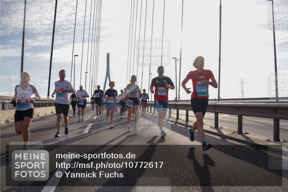 03.10.2026 - Köhlbrandbrückenlauf Yannick Fuchs http://msf.ph/oto/10772617 03.10.2026 09:29:17 Position 1 1564, 1509 meine-sportfotos.de