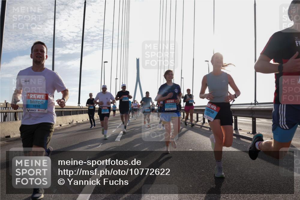 03.10.2026 - Köhlbrandbrückenlauf Yannick Fuchs http://msf.ph/oto/10772622 03.10.2026 09:29:18 Position 1 1616, 3100 meine-sportfotos.de