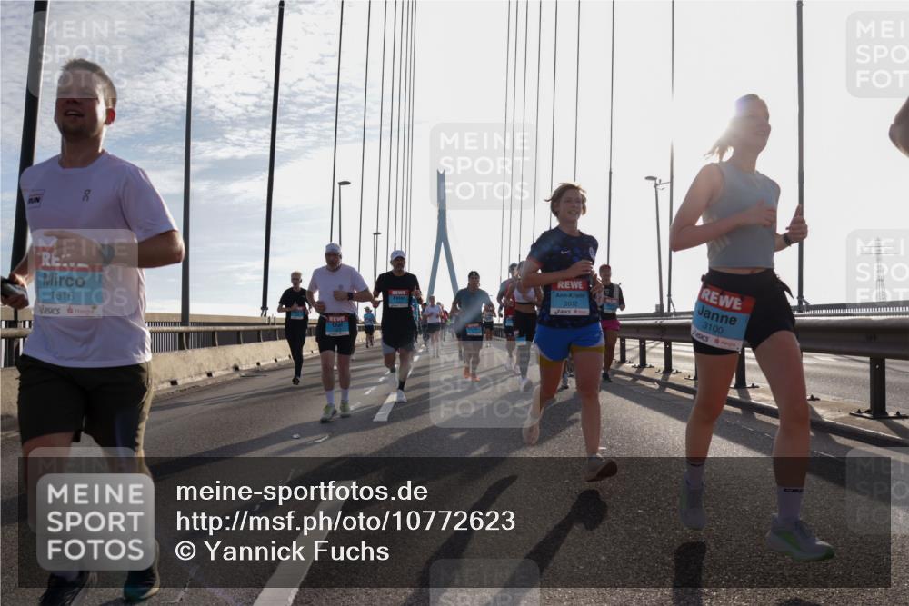 03.10.2026 - Köhlbrandbrückenlauf Yannick Fuchs http://msf.ph/oto/10772623 03.10.2026 09:29:18 Position 1 1616, 2072, 3100 meine-sportfotos.de