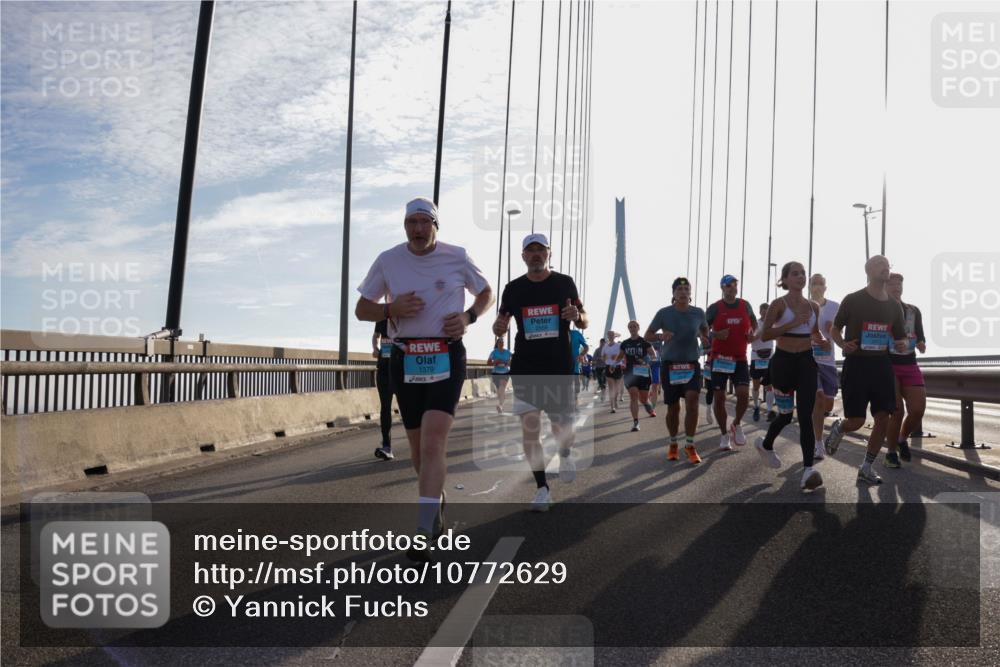 03.10.2026 - Köhlbrandbrückenlauf Yannick Fuchs http://msf.ph/oto/10772629 03.10.2026 09:29:19 Position 1 1379 meine-sportfotos.de