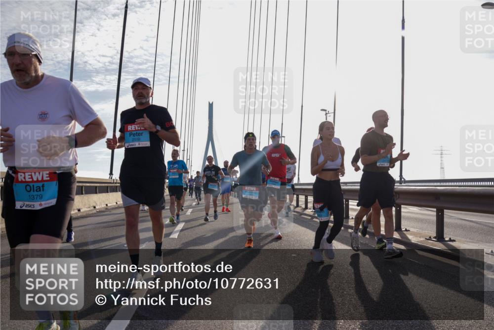 03.10.2026 - Köhlbrandbrückenlauf Yannick Fuchs http://msf.ph/oto/10772631 03.10.2026 09:29:20 Position 1 1379, 2559, 2477 meine-sportfotos.de