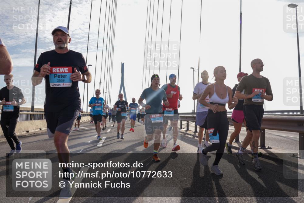 03.10.2026 - Köhlbrandbrückenlauf Yannick Fuchs http://msf.ph/oto/10772633 03.10.2026 09:29:20 Position 1 2559, 247 meine-sportfotos.de