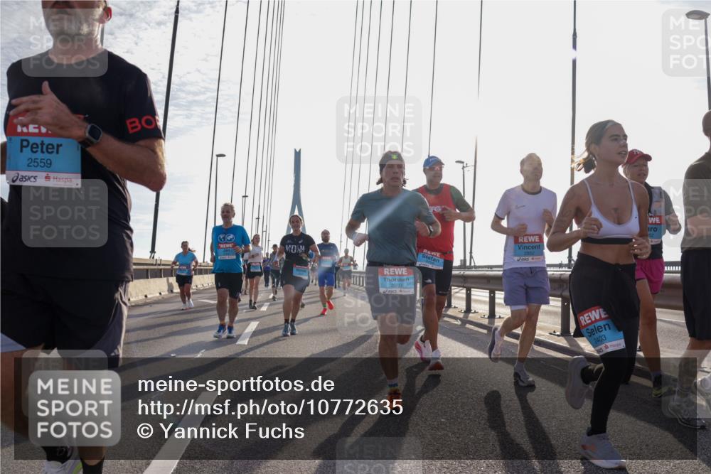 03.10.2026 - Köhlbrandbrückenlauf Yannick Fuchs http://msf.ph/oto/10772635 03.10.2026 09:29:20 Position 1 2559, 2503, 2852, 2403 meine-sportfotos.de