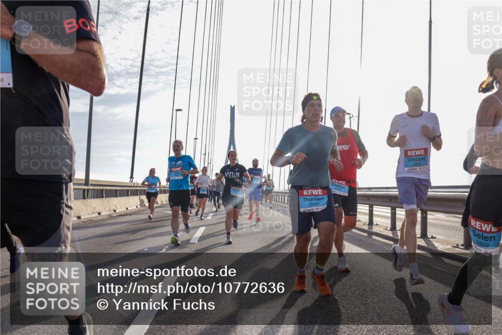 03.10.2026 - Köhlbrandbrückenlauf Yannick Fuchs http://msf.ph/oto/10772636 03.10.2026 09:29:21 Position 1 2852, 2503, 2494, 2403 meine-sportfotos.de