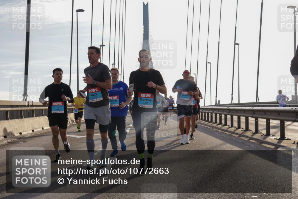 03.10.2026 - Köhlbrandbrückenlauf Yannick Fuchs http://msf.ph/oto/10772663 03.10.2026 09:29:27 Position 1 2392, 2722, 2723, 2749 meine-sportfotos.de