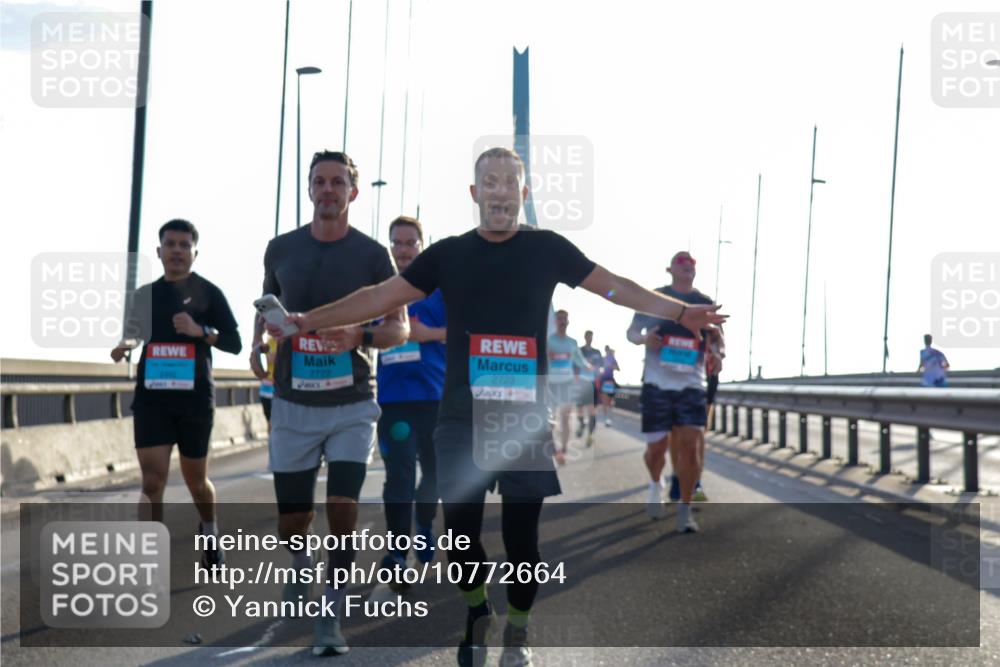 03.10.2026 - Köhlbrandbrückenlauf Yannick Fuchs http://msf.ph/oto/10772664 03.10.2026 09:29:27 Position 1 2722, 2723 meine-sportfotos.de
