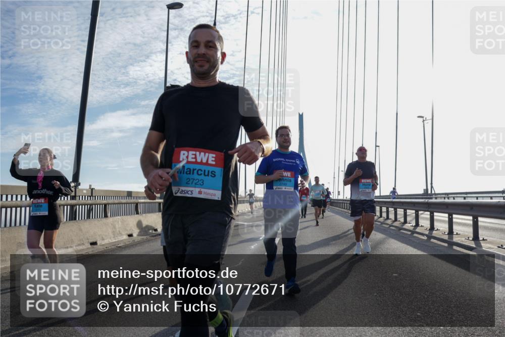 03.10.2026 - Köhlbrandbrückenlauf Yannick Fuchs http://msf.ph/oto/10772671 03.10.2026 09:29:28 Position 1 2723, 2749 meine-sportfotos.de