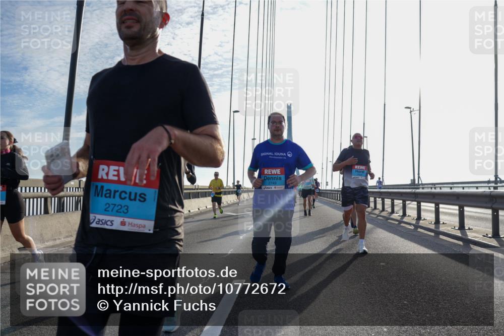 03.10.2026 - Köhlbrandbrückenlauf Yannick Fuchs http://msf.ph/oto/10772672 03.10.2026 09:29:29 Position 1 2723, 2749 meine-sportfotos.de