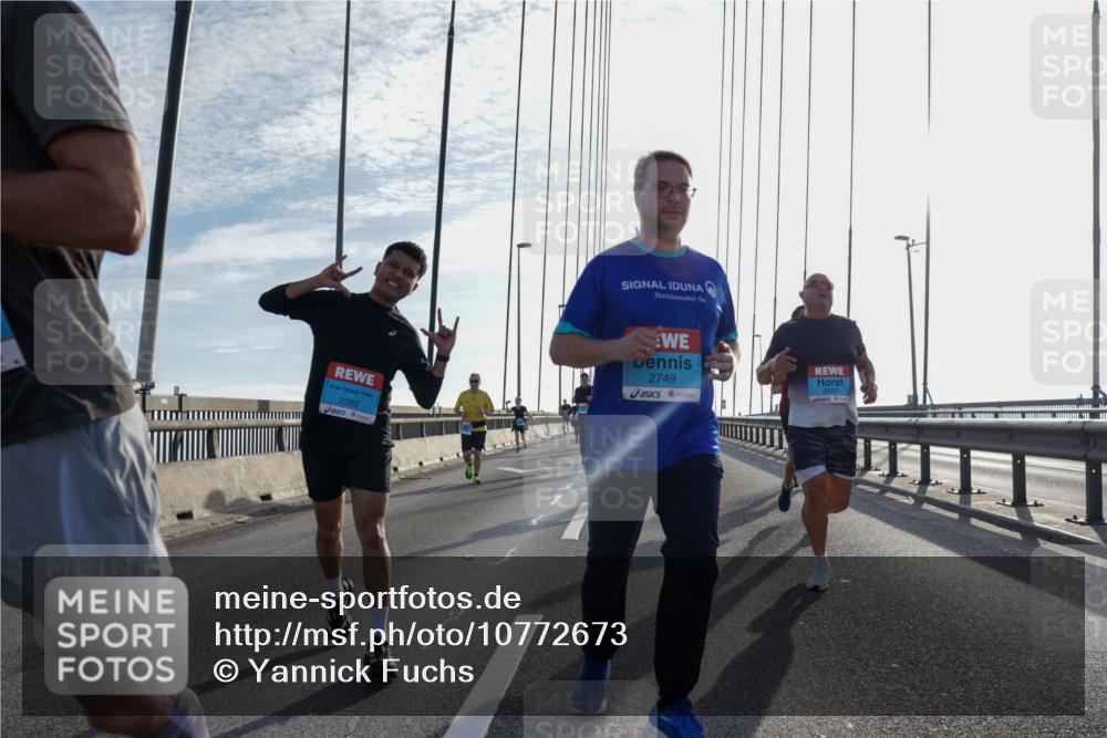 03.10.2026 - Köhlbrandbrückenlauf Yannick Fuchs http://msf.ph/oto/10772673 03.10.2026 09:29:29 Position 1 2392, 2749 meine-sportfotos.de