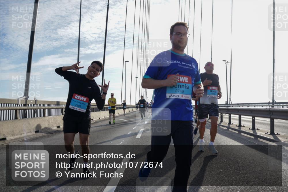 03.10.2026 - Köhlbrandbrückenlauf Yannick Fuchs http://msf.ph/oto/10772674 03.10.2026 09:29:29 Position 1 2392, 2749, 2502 meine-sportfotos.de