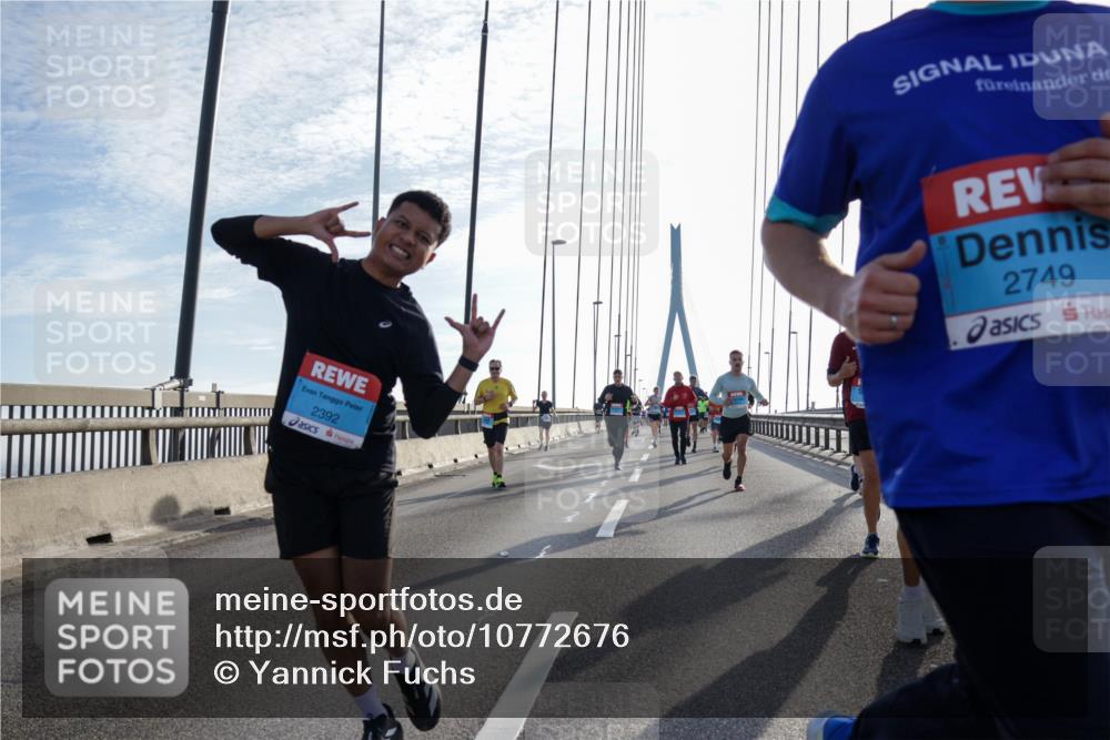 03.10.2026 - Köhlbrandbrückenlauf Yannick Fuchs http://msf.ph/oto/10772676 03.10.2026 09:29:30 Position 1 2392, 2749 meine-sportfotos.de