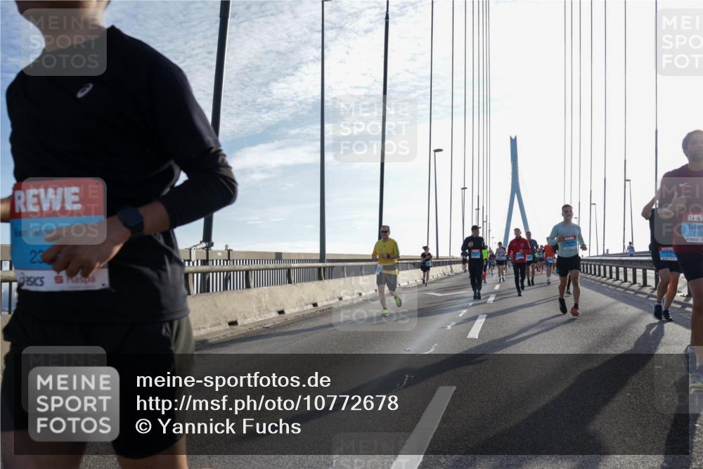 03.10.2026 - Köhlbrandbrückenlauf Yannick Fuchs http://msf.ph/oto/10772678 03.10.2026 09:29:30 Position 1 23, 1535 meine-sportfotos.de