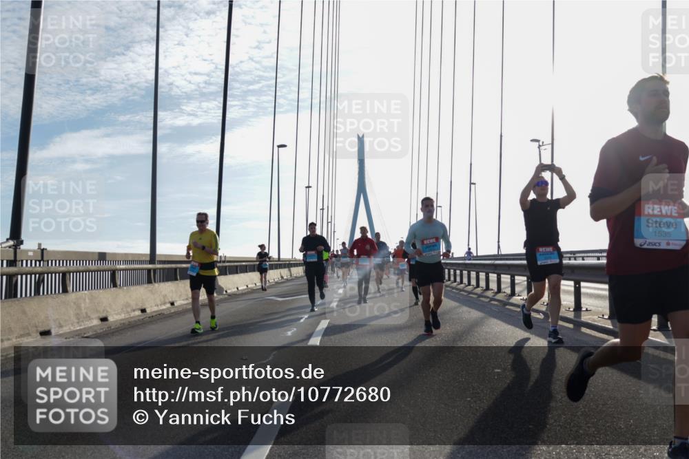03.10.2026 - Köhlbrandbrückenlauf Yannick Fuchs http://msf.ph/oto/10772680 03.10.2026 09:29:31 Position 1 1535 meine-sportfotos.de
