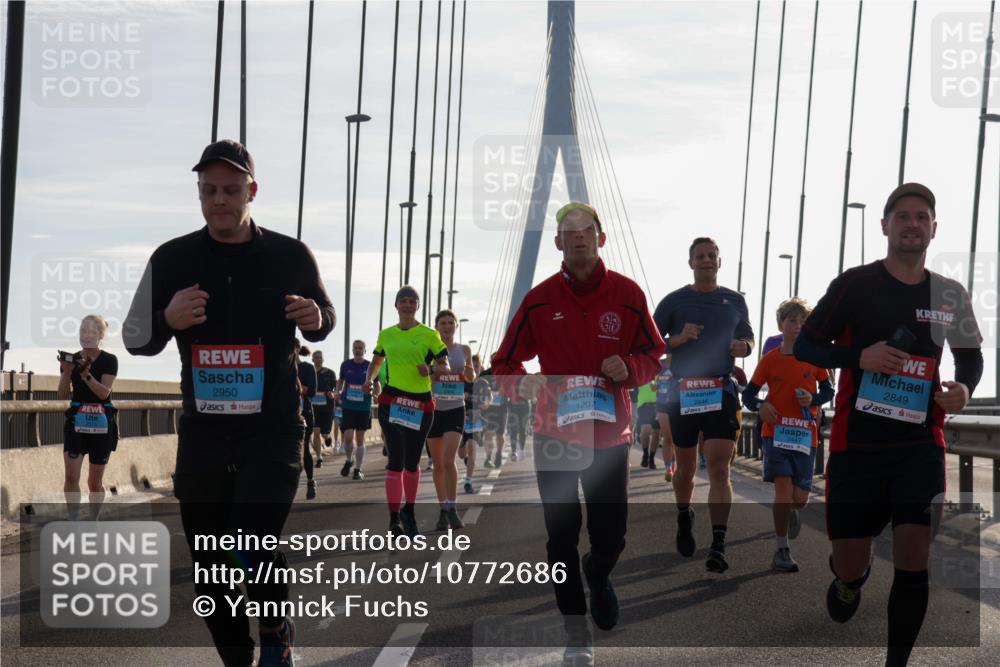 03.10.2026 - Köhlbrandbrückenlauf Yannick Fuchs http://msf.ph/oto/10772686 03.10.2026 09:29:32 Position 1 2950, 3, 1207, 2446, 2849 meine-sportfotos.de