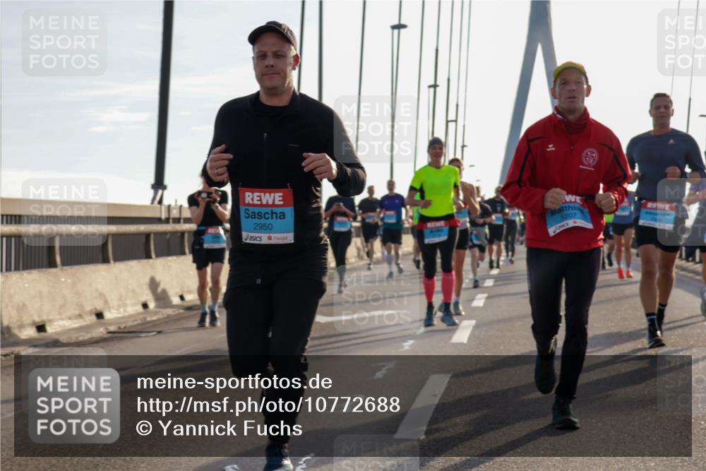 03.10.2026 - Köhlbrandbrückenlauf Yannick Fuchs http://msf.ph/oto/10772688 03.10.2026 09:29:33 Position 1 2950, 1207 meine-sportfotos.de