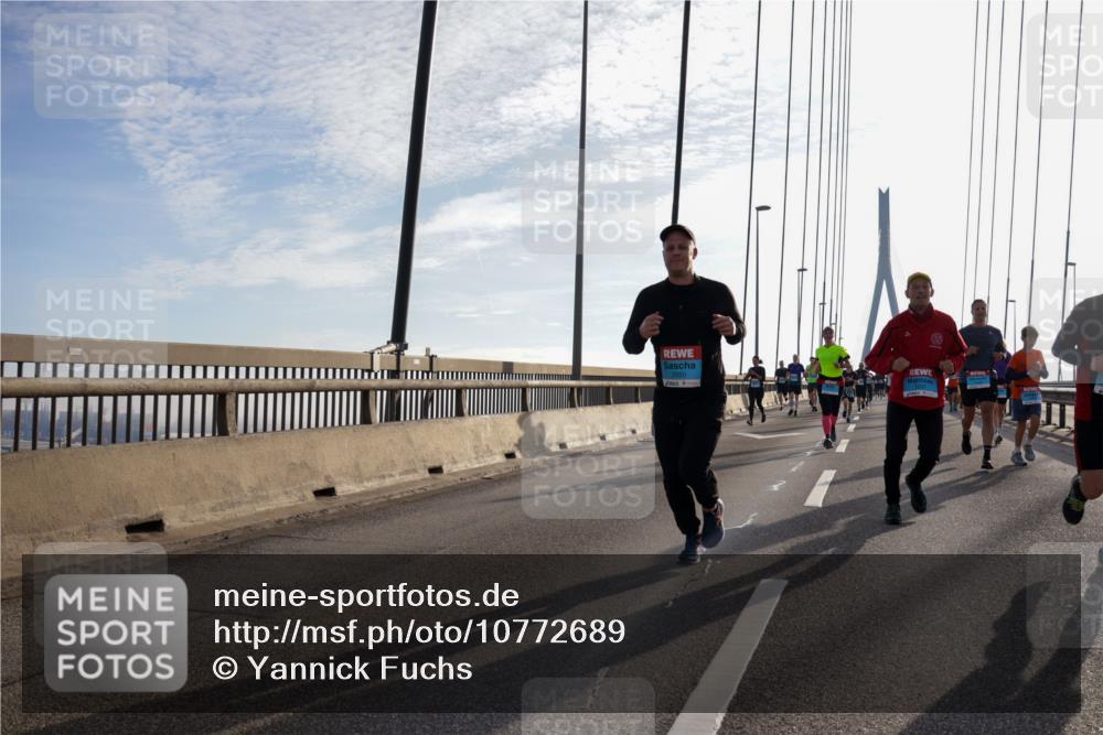 03.10.2026 - Köhlbrandbrückenlauf Yannick Fuchs http://msf.ph/oto/10772689 03.10.2026 09:29:33 Position 1 2560 meine-sportfotos.de