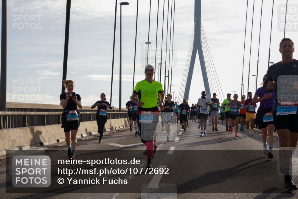 03.10.2026 - Köhlbrandbrückenlauf Yannick Fuchs http://msf.ph/oto/10772692 03.10.2026 09:29:34 Position 1 2716, 2446 meine-sportfotos.de