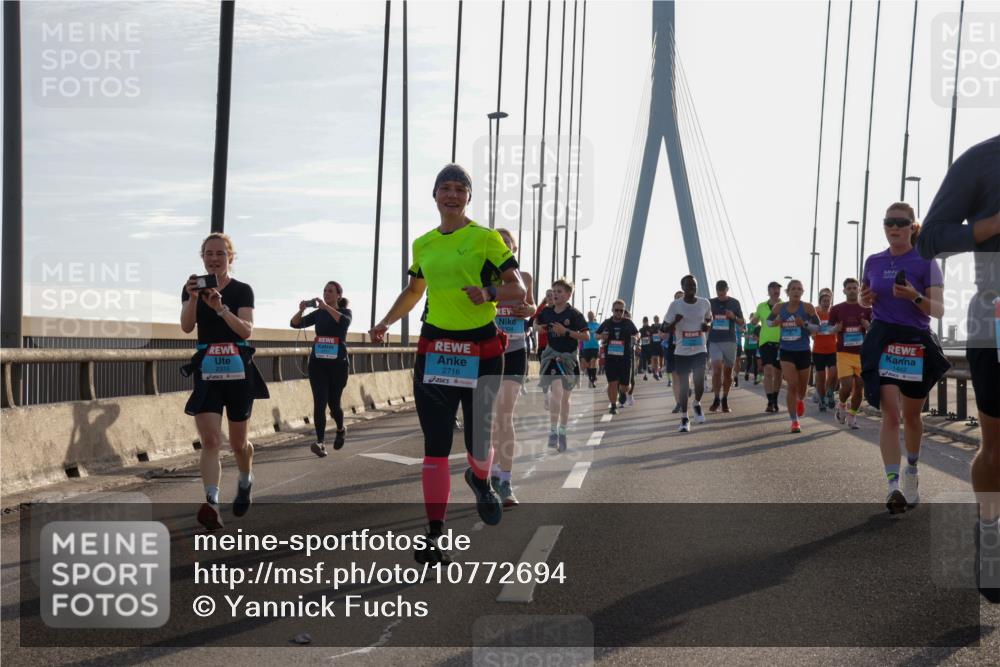 03.10.2026 - Köhlbrandbrückenlauf Yannick Fuchs http://msf.ph/oto/10772694 03.10.2026 09:29:35 Position 1 2315, 2716, 2304, 1442 meine-sportfotos.de