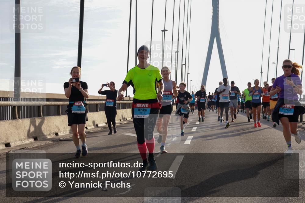 03.10.2026 - Köhlbrandbrückenlauf Yannick Fuchs http://msf.ph/oto/10772695 03.10.2026 09:29:35 Position 1 2315, 2716, 2304, 1442 meine-sportfotos.de