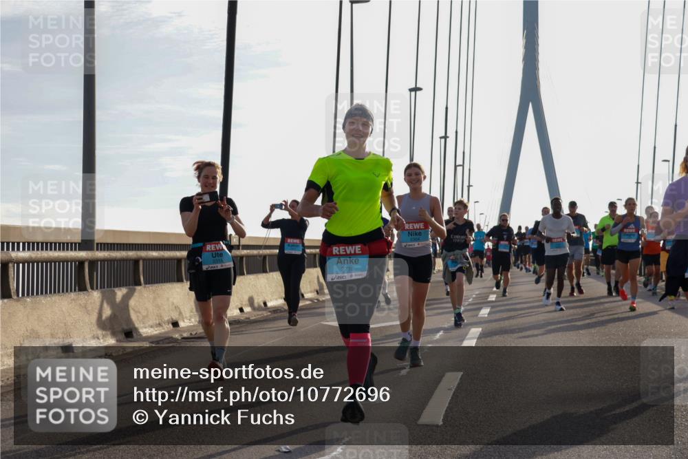 03.10.2026 - Köhlbrandbrückenlauf Yannick Fuchs http://msf.ph/oto/10772696 03.10.2026 09:29:35 Position 1 2304, 2315, 2716 meine-sportfotos.de