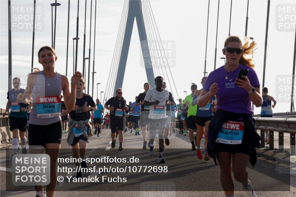 03.10.2026 - Köhlbrandbrückenlauf Yannick Fuchs http://msf.ph/oto/10772698 03.10.2026 09:29:35 Position 1 2304, 1442 meine-sportfotos.de