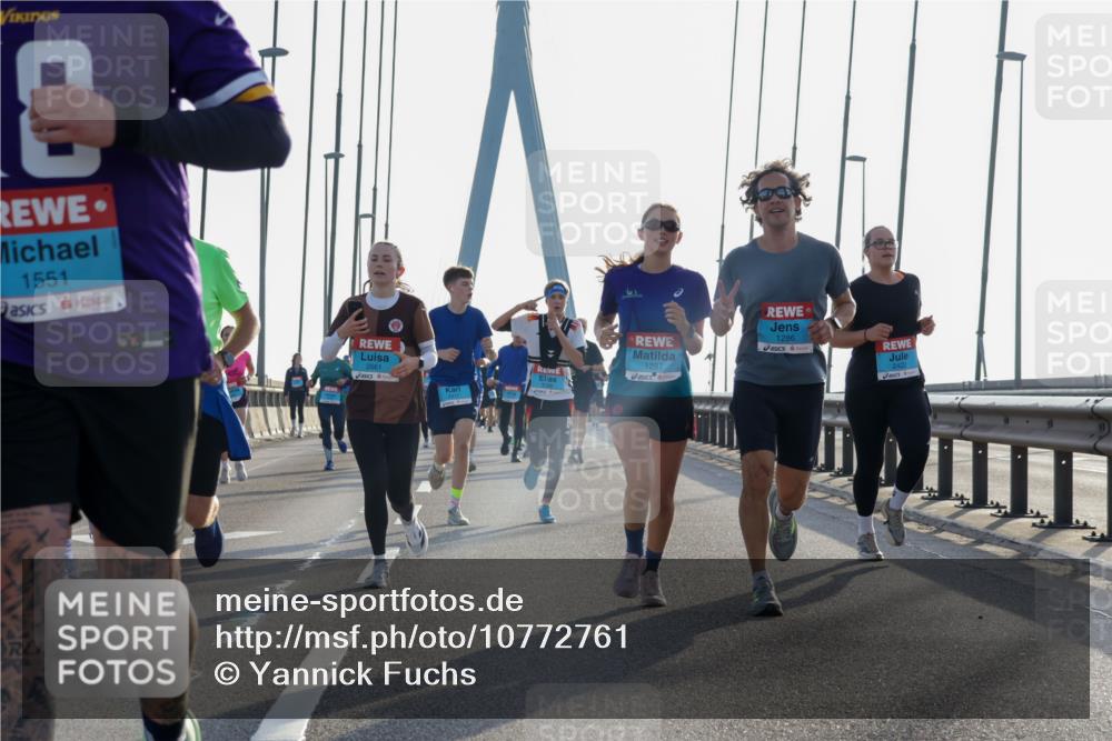 03.10.2026 - Köhlbrandbrückenlauf Yannick Fuchs http://msf.ph/oto/10772761 03.10.2026 09:29:55 Position 1 1551, 2661, 1286, 2422, 1287 meine-sportfotos.de