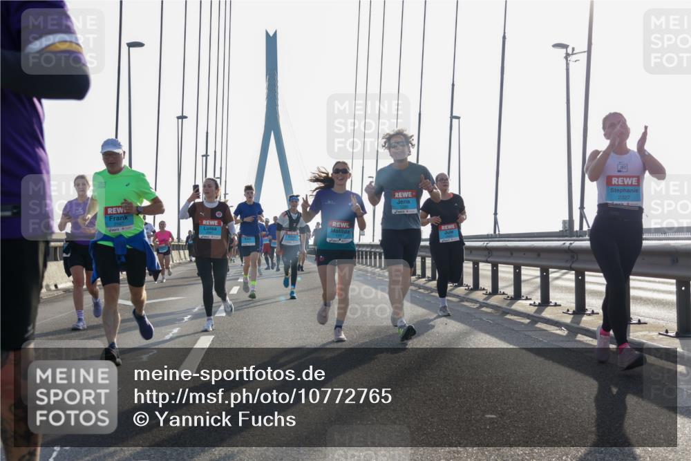 03.10.2026 - Köhlbrandbrückenlauf Yannick Fuchs http://msf.ph/oto/10772765 03.10.2026 09:29:55 Position 1 1026, 2567, 1287, 2327 meine-sportfotos.de