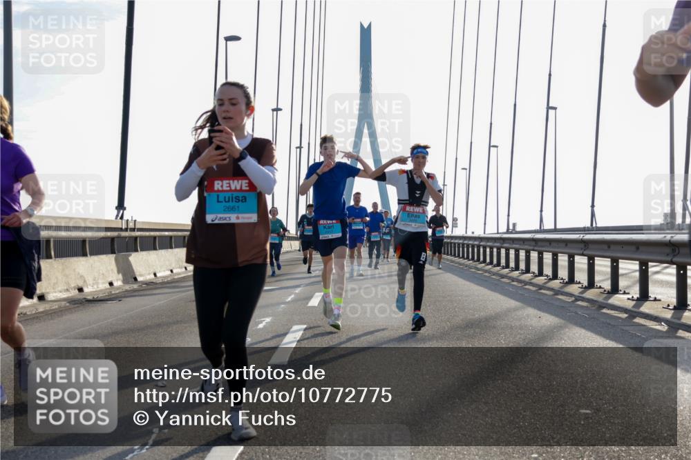 03.10.2026 - Köhlbrandbrückenlauf Yannick Fuchs http://msf.ph/oto/10772775 03.10.2026 09:29:58 Position 1 2661, 45 meine-sportfotos.de