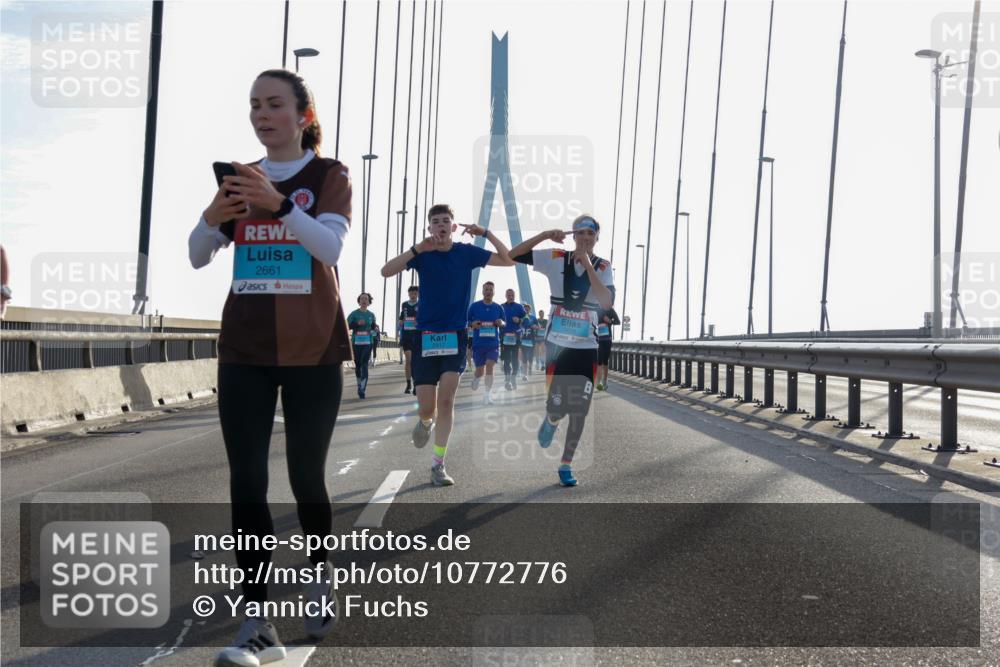 03.10.2026 - Köhlbrandbrückenlauf Yannick Fuchs http://msf.ph/oto/10772776 03.10.2026 09:29:58 Position 1 2661, 2917 meine-sportfotos.de