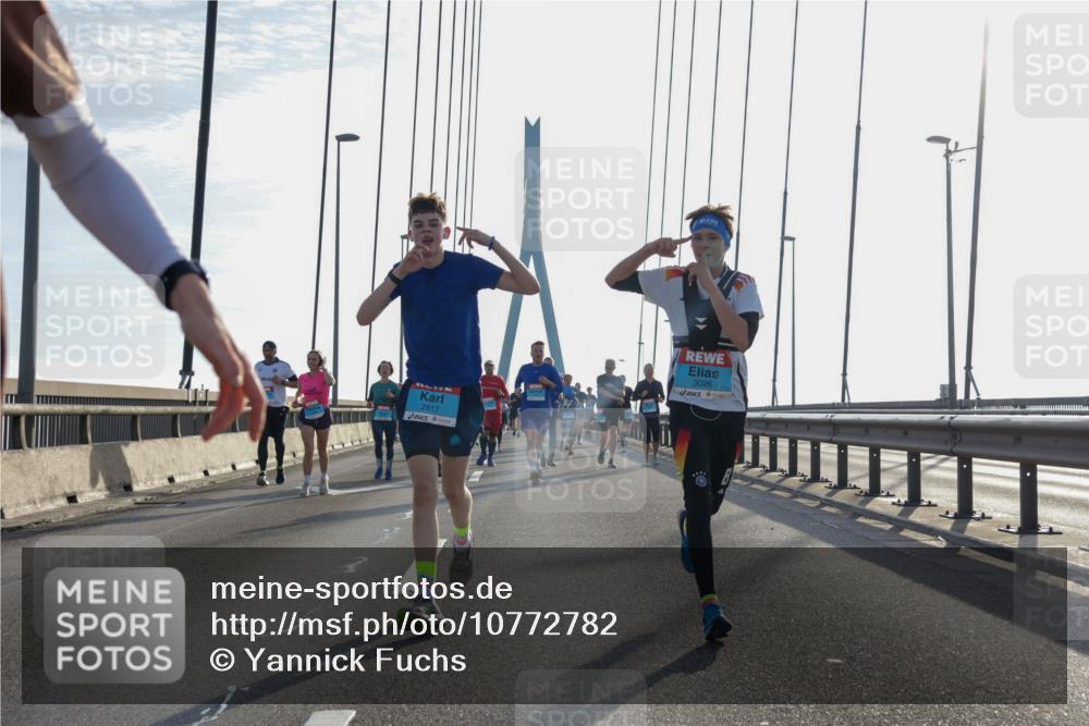 03.10.2026 - Köhlbrandbrückenlauf Yannick Fuchs http://msf.ph/oto/10772782 03.10.2026 09:29:59 Position 1 2917, 3026 meine-sportfotos.de