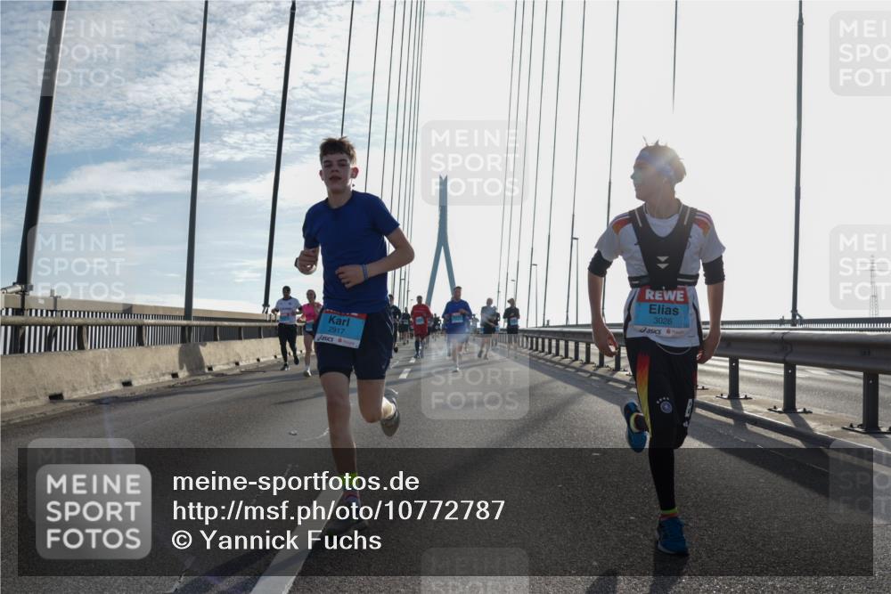 03.10.2026 - Köhlbrandbrückenlauf Yannick Fuchs http://msf.ph/oto/10772787 03.10.2026 09:30:00 Position 1 2917, 3026 meine-sportfotos.de