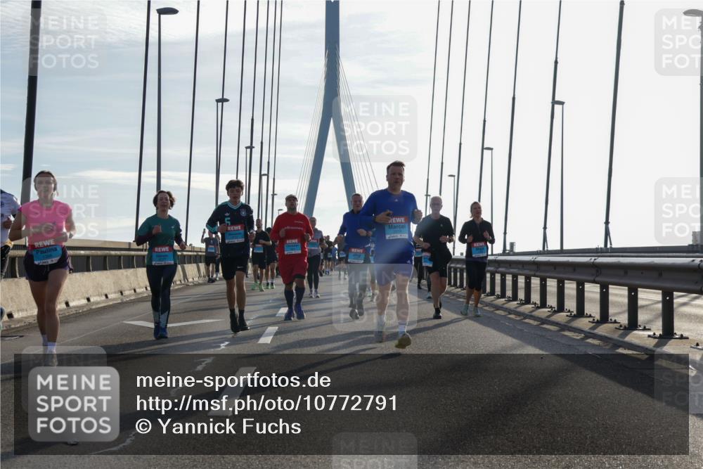 03.10.2026 - Köhlbrandbrückenlauf Yannick Fuchs http://msf.ph/oto/10772791 03.10.2026 09:30:01 Position 1  meine-sportfotos.de