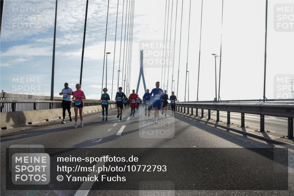 03.10.2026 - Köhlbrandbrückenlauf Yannick Fuchs http://msf.ph/oto/10772793 03.10.2026 09:30:01 Position 1  meine-sportfotos.de