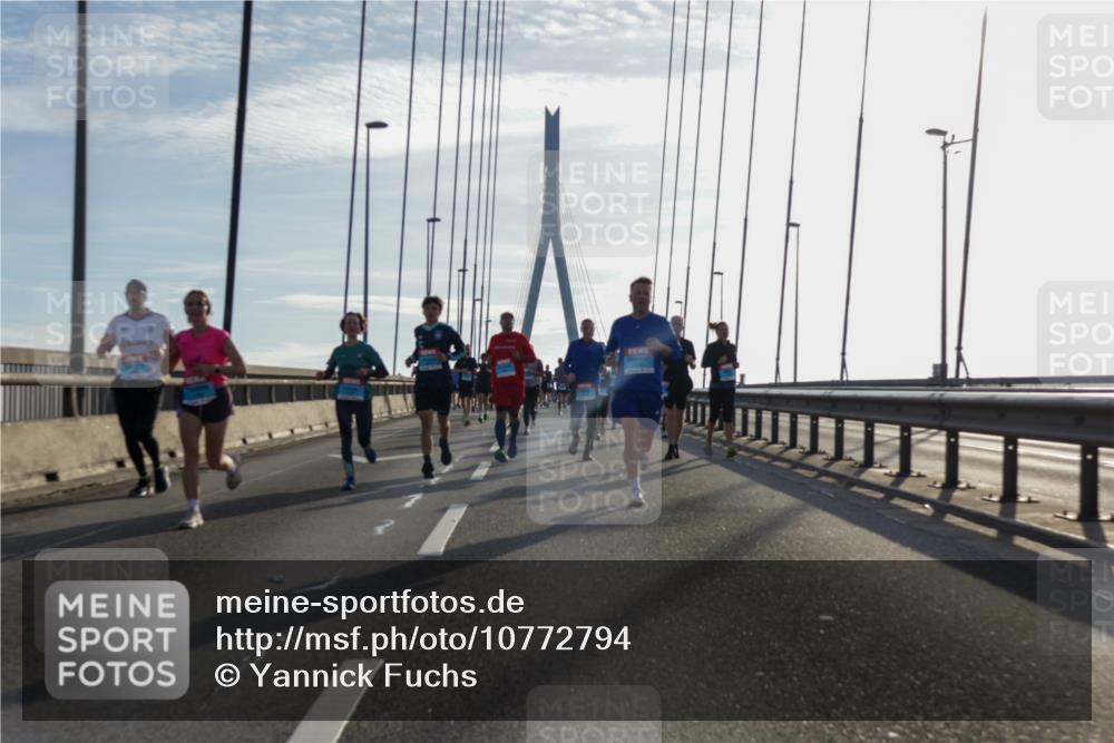03.10.2026 - Köhlbrandbrückenlauf Yannick Fuchs http://msf.ph/oto/10772794 03.10.2026 09:30:01 Position 1  meine-sportfotos.de