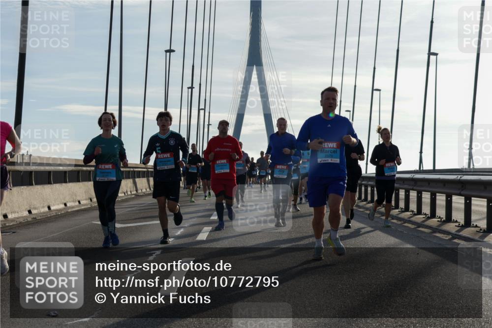 03.10.2026 - Köhlbrandbrückenlauf Yannick Fuchs http://msf.ph/oto/10772795 03.10.2026 09:30:01 Position 1 2579 meine-sportfotos.de