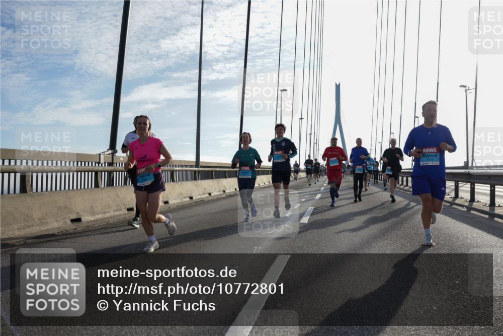 03.10.2026 - Köhlbrandbrückenlauf Yannick Fuchs http://msf.ph/oto/10772801 03.10.2026 09:30:02 Position 1 2579 meine-sportfotos.de