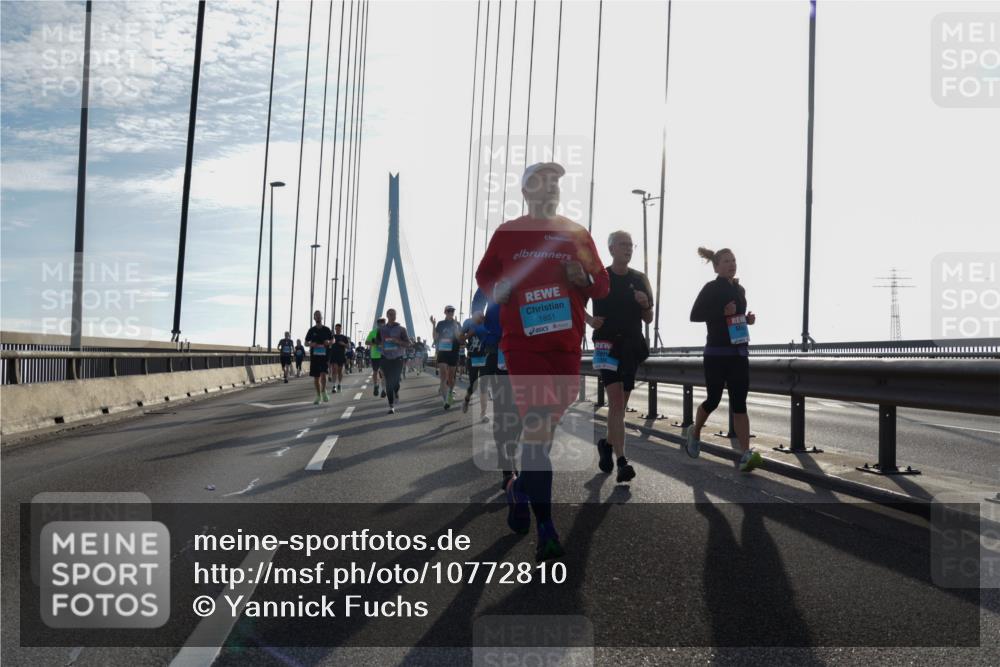 03.10.2026 - Köhlbrandbrückenlauf Yannick Fuchs http://msf.ph/oto/10772810 03.10.2026 09:30:05 Position 1 1851 meine-sportfotos.de