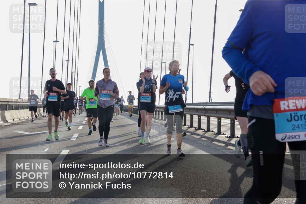 03.10.2026 - Köhlbrandbrückenlauf Yannick Fuchs http://msf.ph/oto/10772814 03.10.2026 09:30:06 Position 1 2413 meine-sportfotos.de