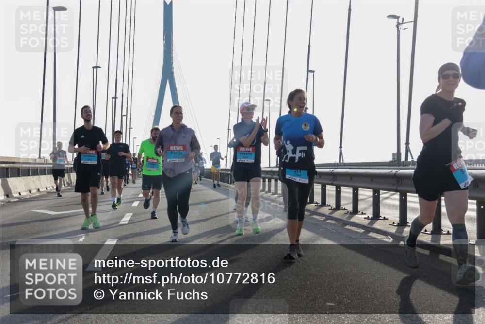 03.10.2026 - Köhlbrandbrückenlauf Yannick Fuchs http://msf.ph/oto/10772816 03.10.2026 09:30:06 Position 1 2525 meine-sportfotos.de