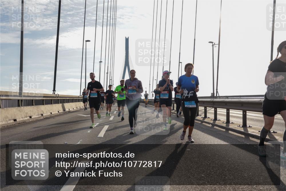 03.10.2026 - Köhlbrandbrückenlauf Yannick Fuchs http://msf.ph/oto/10772817 03.10.2026 09:30:07 Position 1  meine-sportfotos.de
