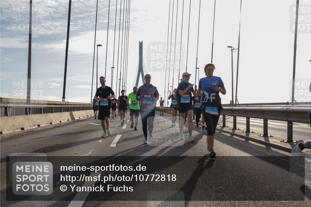 03.10.2026 - Köhlbrandbrückenlauf Yannick Fuchs http://msf.ph/oto/10772818 03.10.2026 09:30:07 Position 1  meine-sportfotos.de