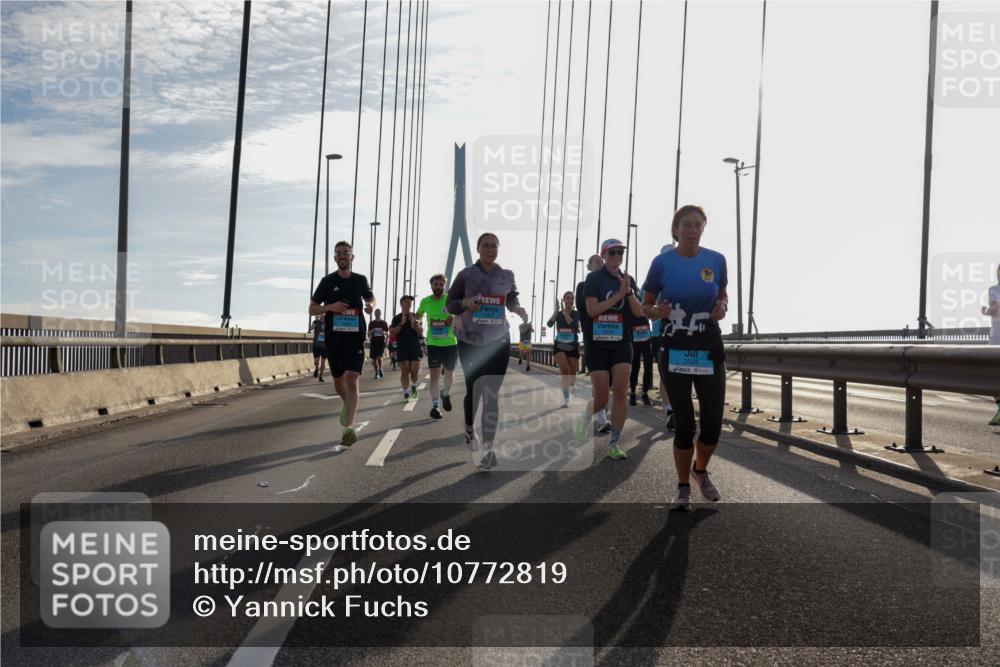 03.10.2026 - Köhlbrandbrückenlauf Yannick Fuchs http://msf.ph/oto/10772819 03.10.2026 09:30:07 Position 1 2525 meine-sportfotos.de