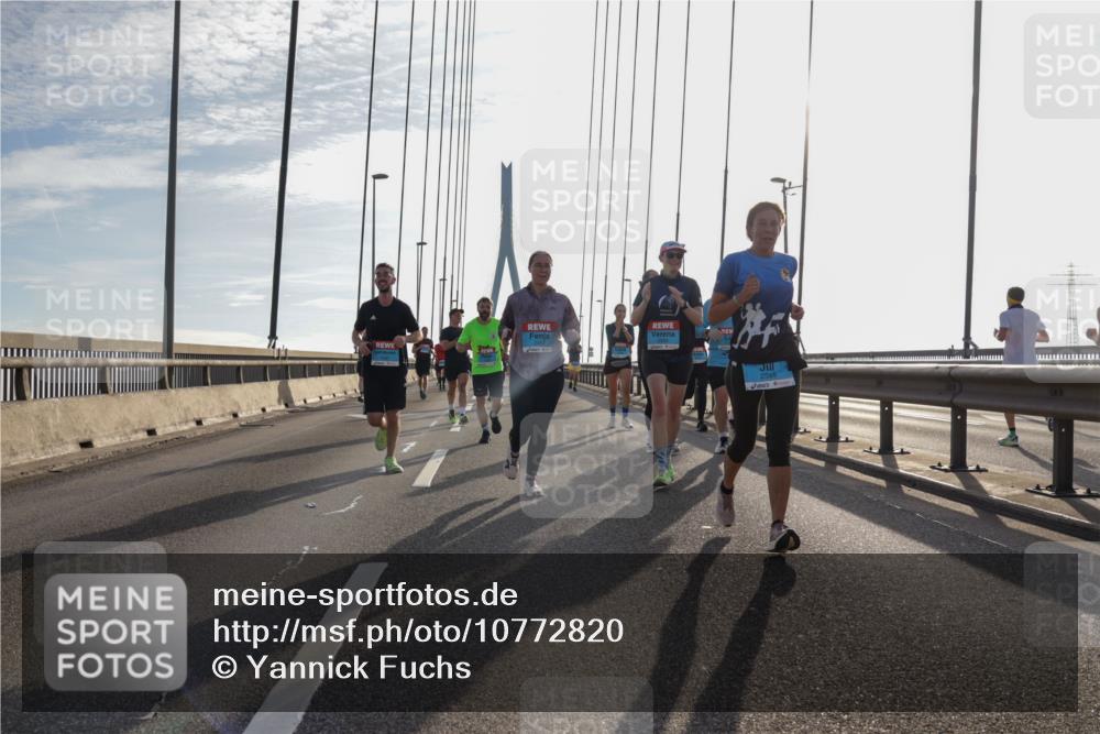 03.10.2026 - Köhlbrandbrückenlauf Yannick Fuchs http://msf.ph/oto/10772820 03.10.2026 09:30:07 Position 1 2534 meine-sportfotos.de