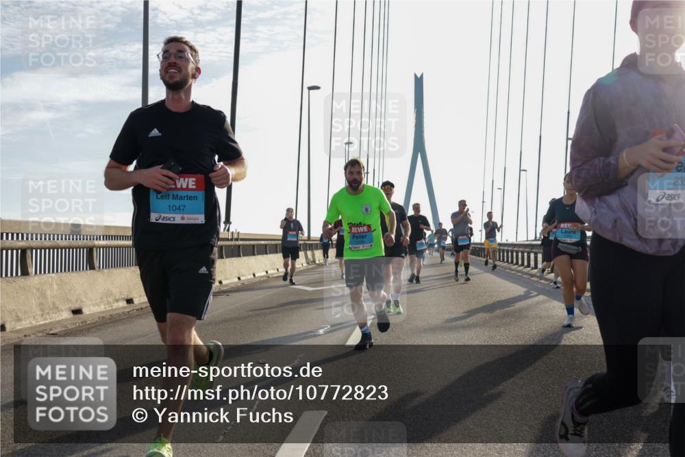 03.10.2026 - Köhlbrandbrückenlauf Yannick Fuchs http://msf.ph/oto/10772823 03.10.2026 09:30:08 Position 1 1047, 235 meine-sportfotos.de