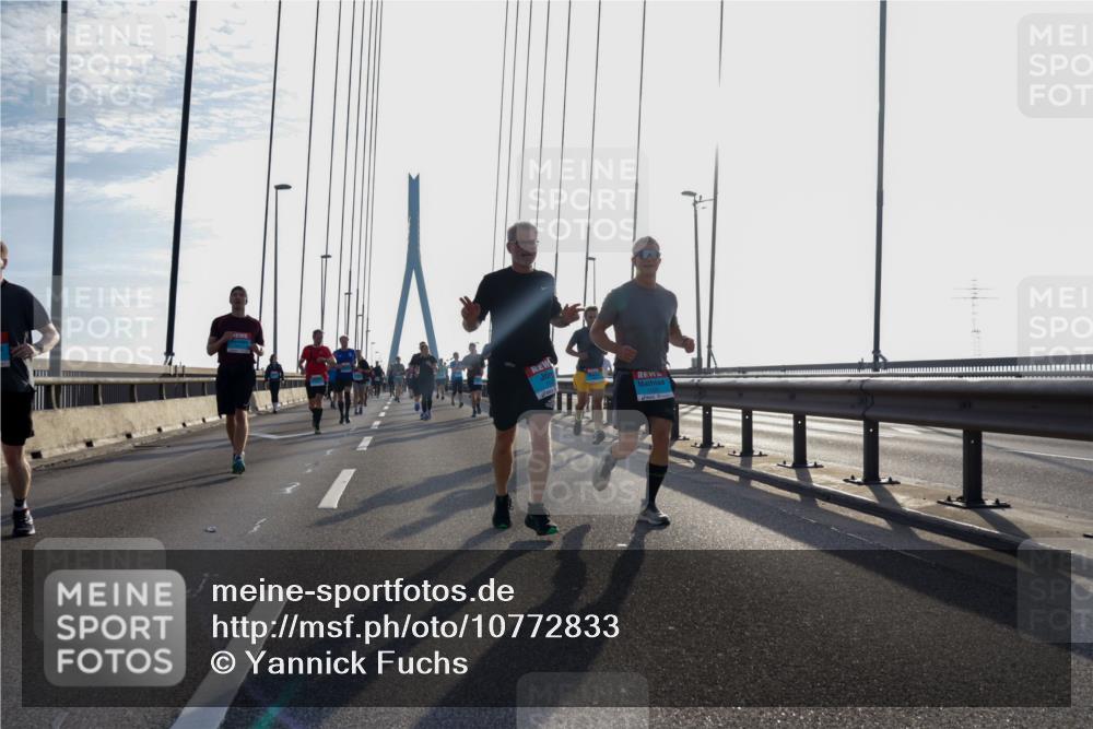 03.10.2026 - Köhlbrandbrückenlauf Yannick Fuchs http://msf.ph/oto/10772833 03.10.2026 09:30:12 Position 1  meine-sportfotos.de