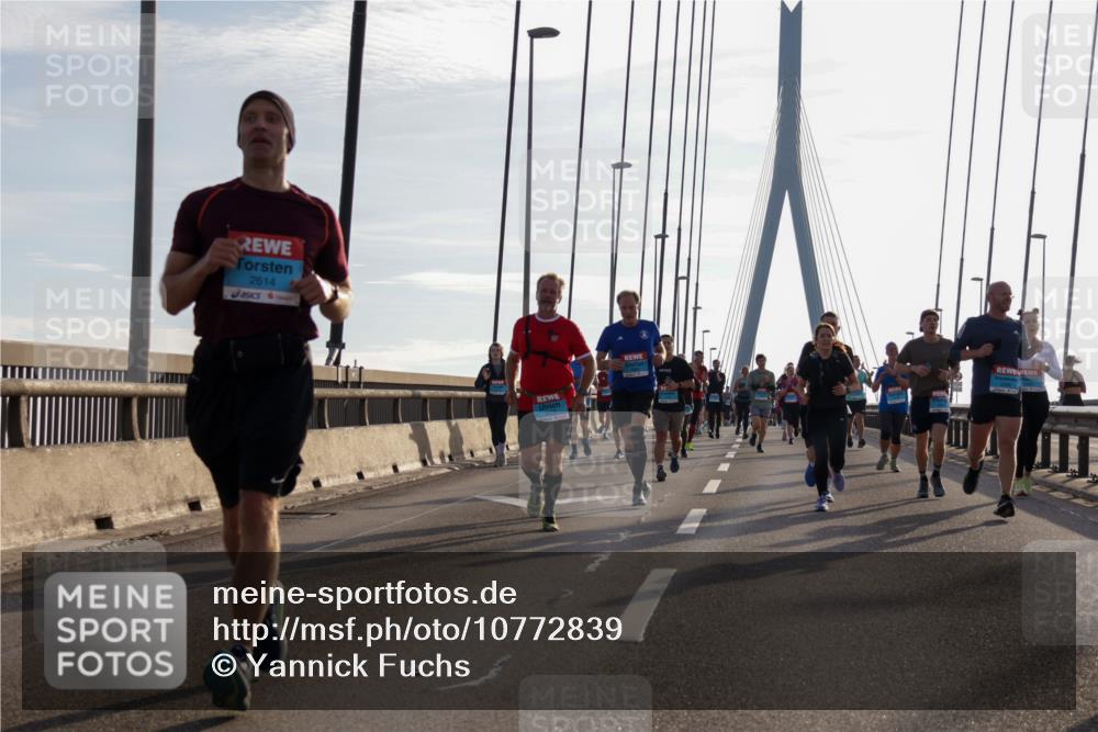 03.10.2026 - Köhlbrandbrückenlauf Yannick Fuchs http://msf.ph/oto/10772839 03.10.2026 09:30:14 Position 1 2614 meine-sportfotos.de