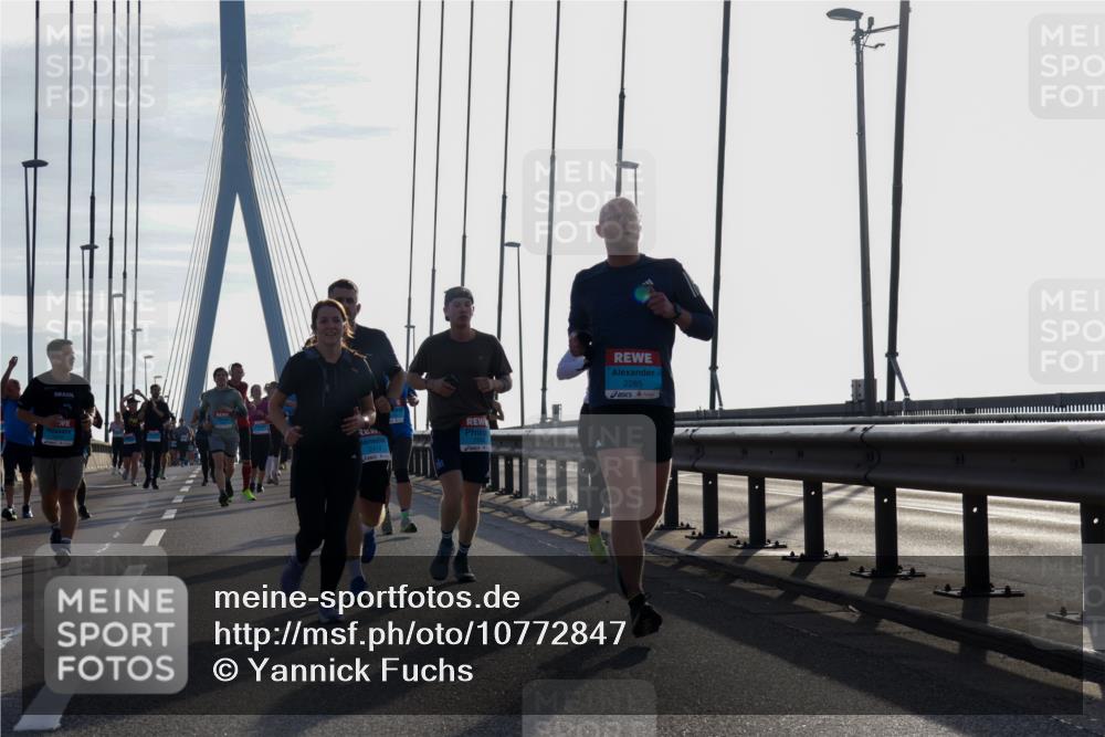 03.10.2026 - Köhlbrandbrückenlauf Yannick Fuchs http://msf.ph/oto/10772847 03.10.2026 09:30:16 Position 1 2414, 2285 meine-sportfotos.de